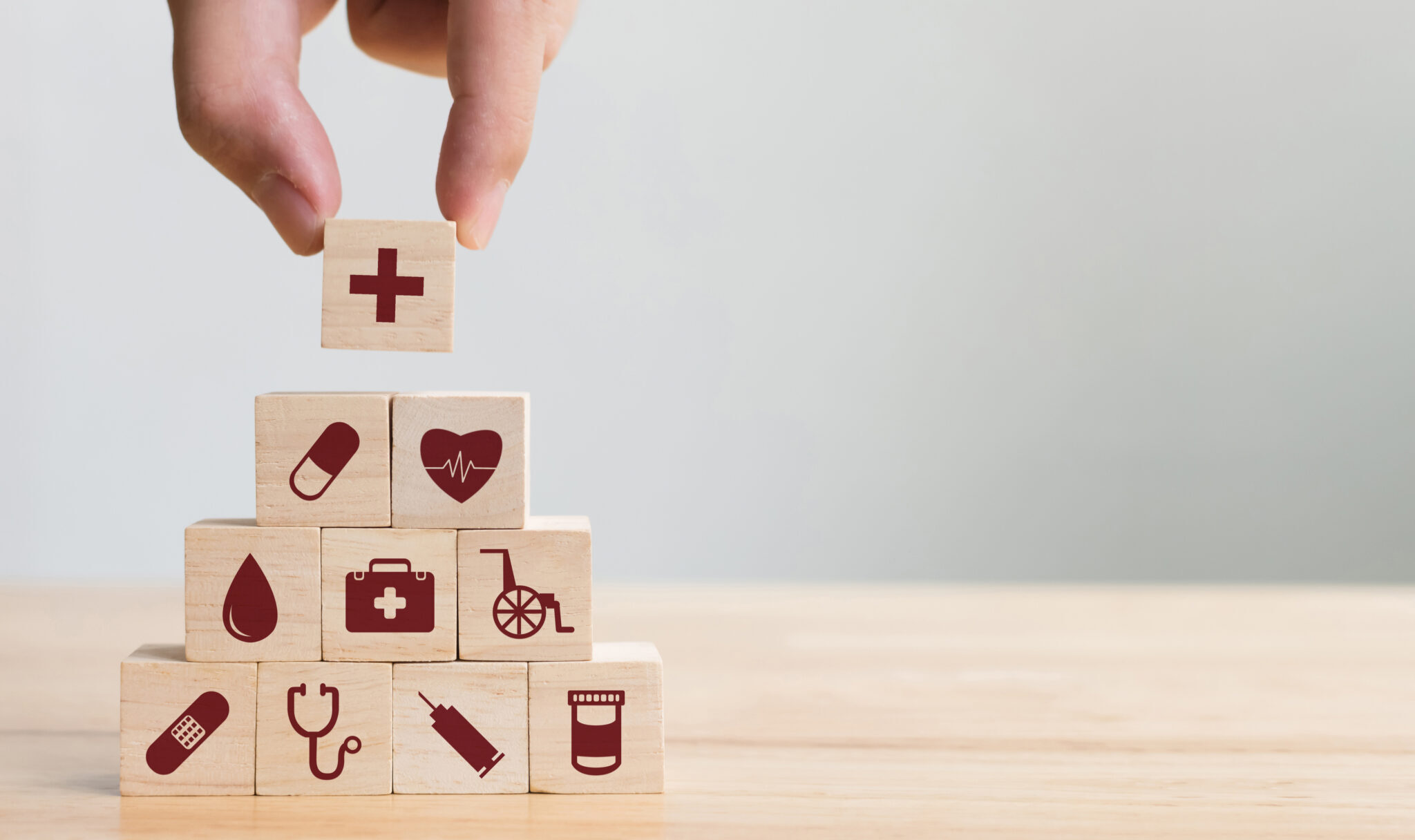 Association Between Health Insurance Type and Adverse Outcomes for Children and Young Adults With Type 1 Diabetes and Coronavirus Disease 2019